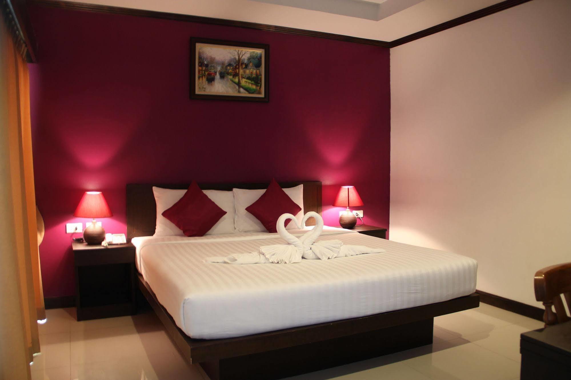 Sri Boutique Hotel Patong Luaran gambar