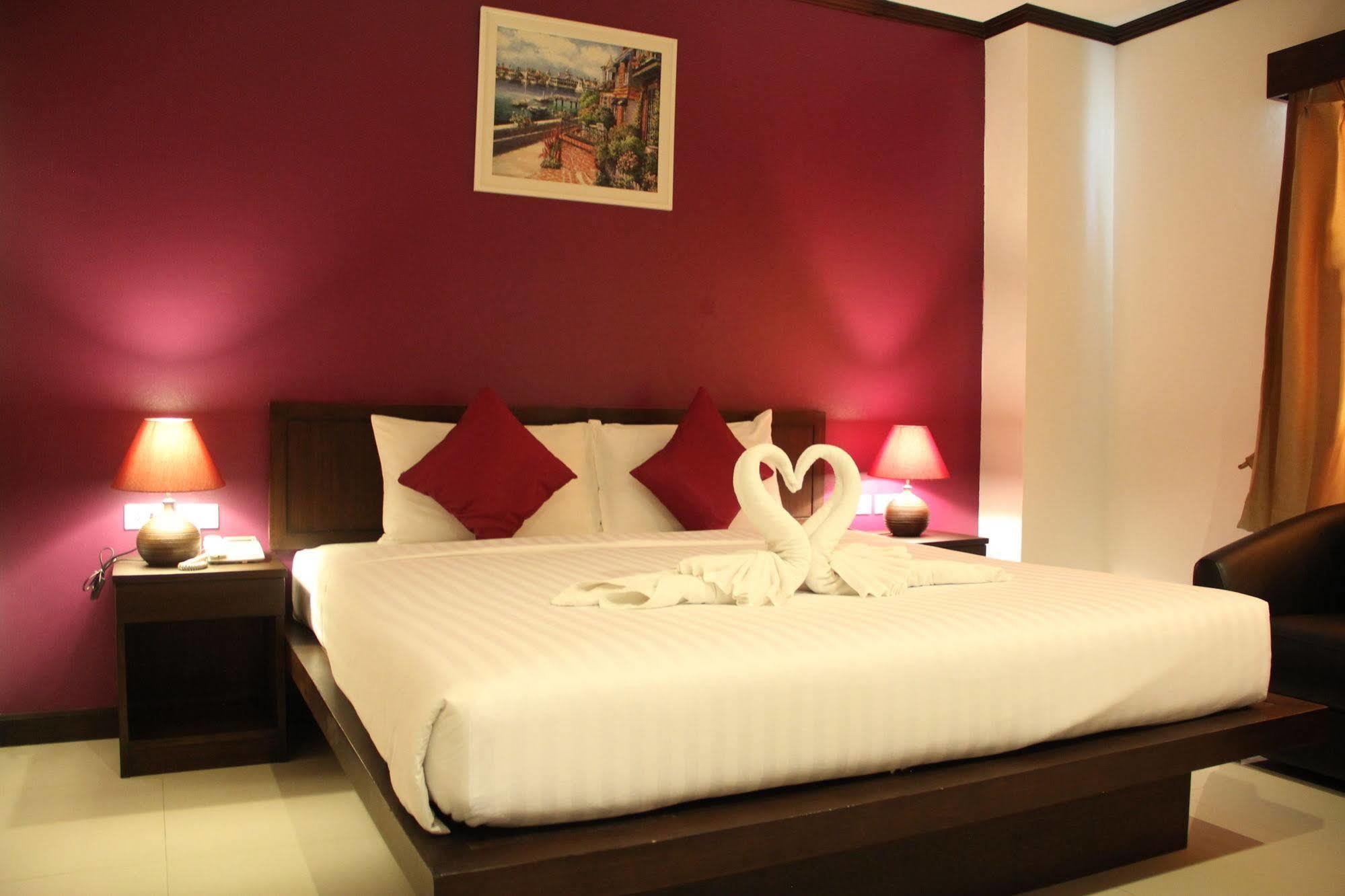 Sri Boutique Hotel Patong Luaran gambar