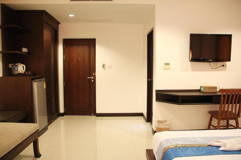 Sri Boutique Hotel Patong Luaran gambar
