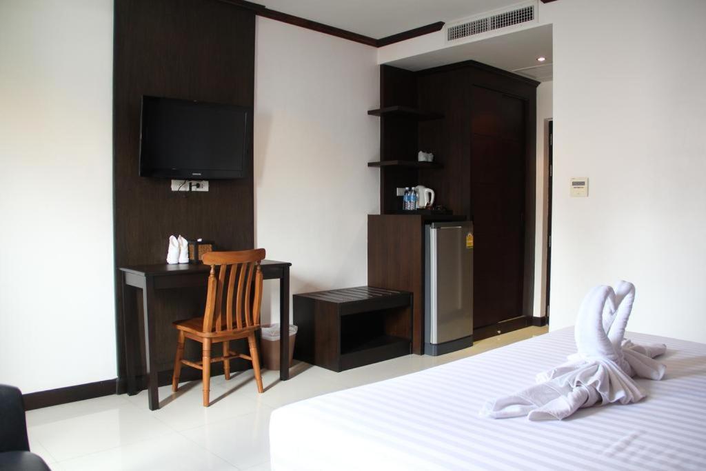 Sri Boutique Hotel Patong Luaran gambar