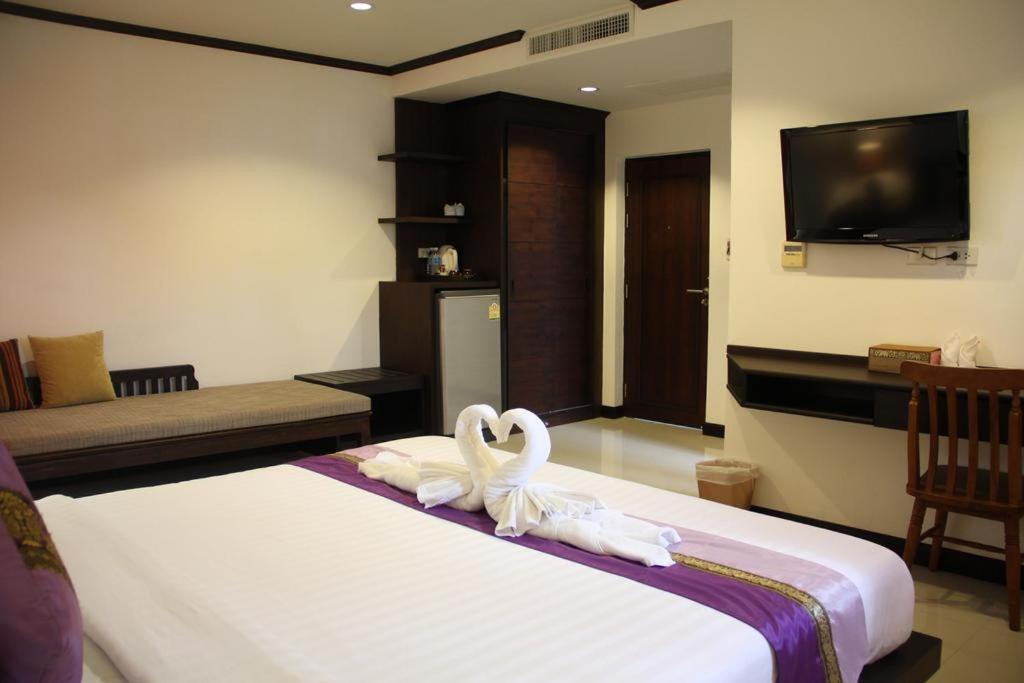 Sri Boutique Hotel Patong Luaran gambar