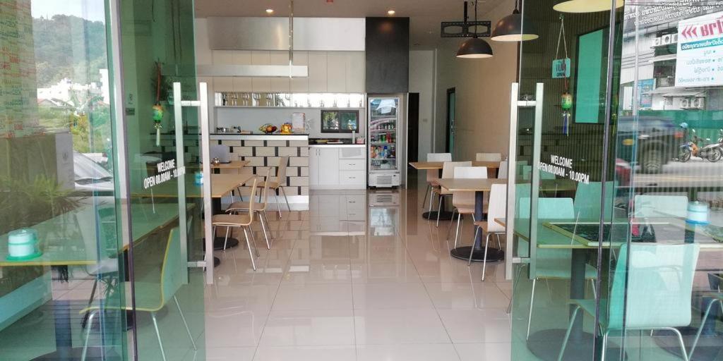Sri Boutique Hotel Patong Luaran gambar