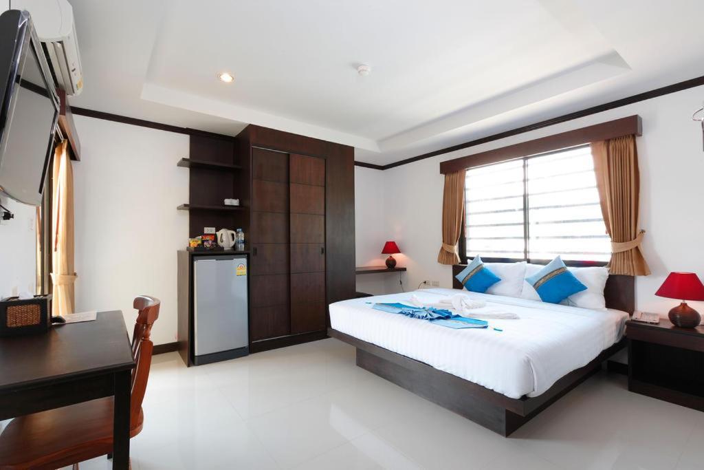 Sri Boutique Hotel Patong Luaran gambar