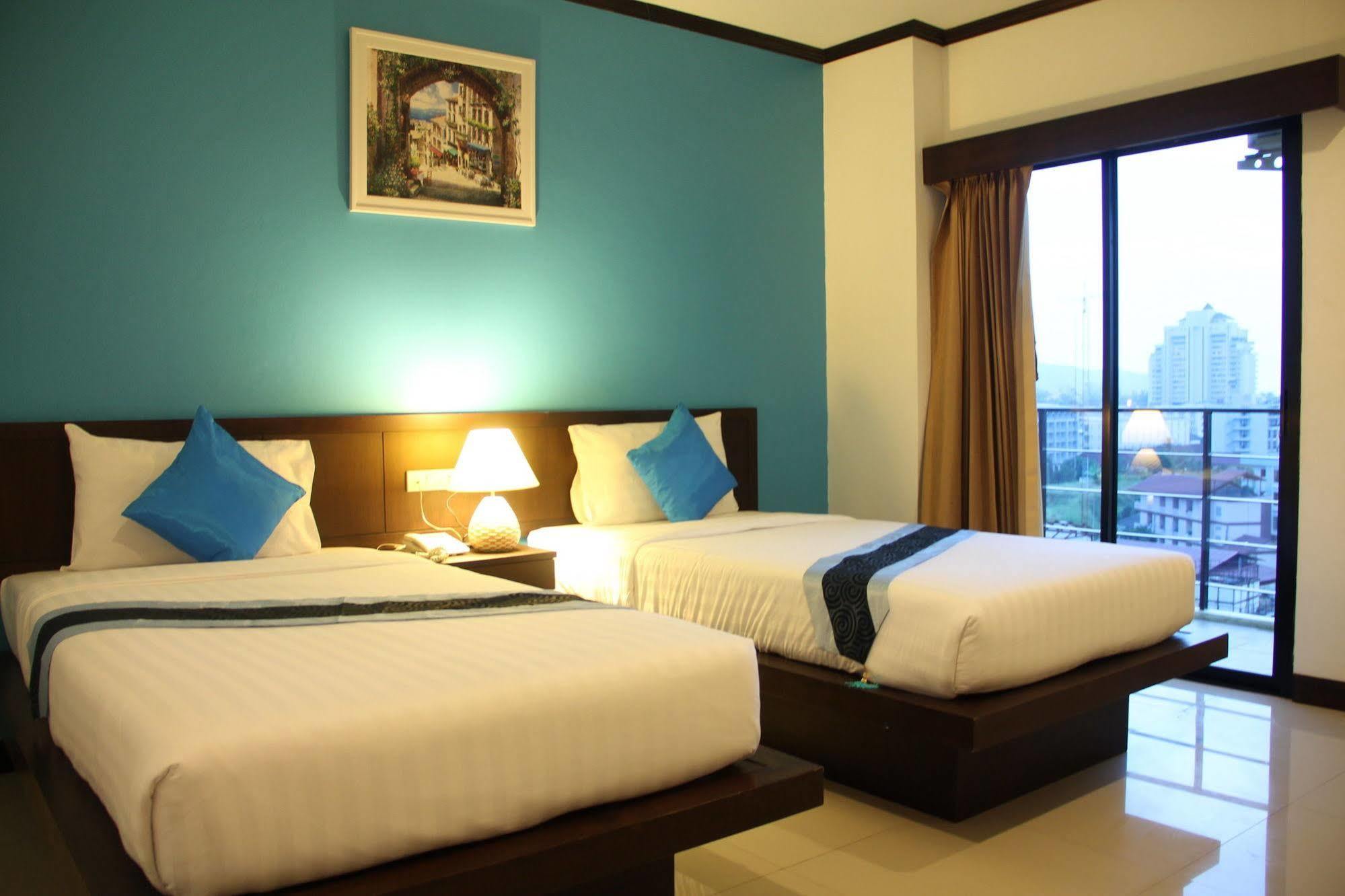 Sri Boutique Hotel Patong Luaran gambar