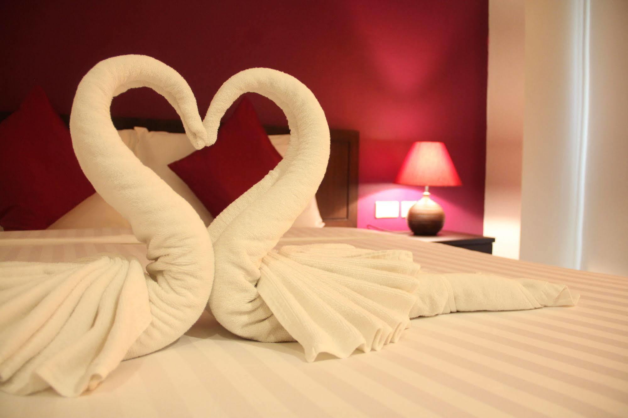 Sri Boutique Hotel Patong Luaran gambar
