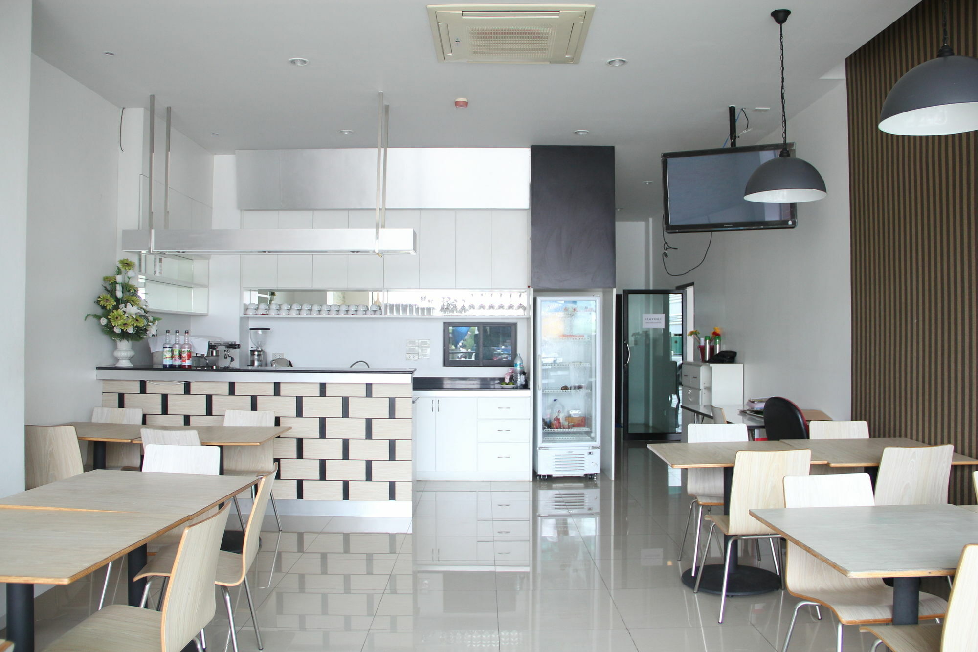 Sri Boutique Hotel Patong Luaran gambar