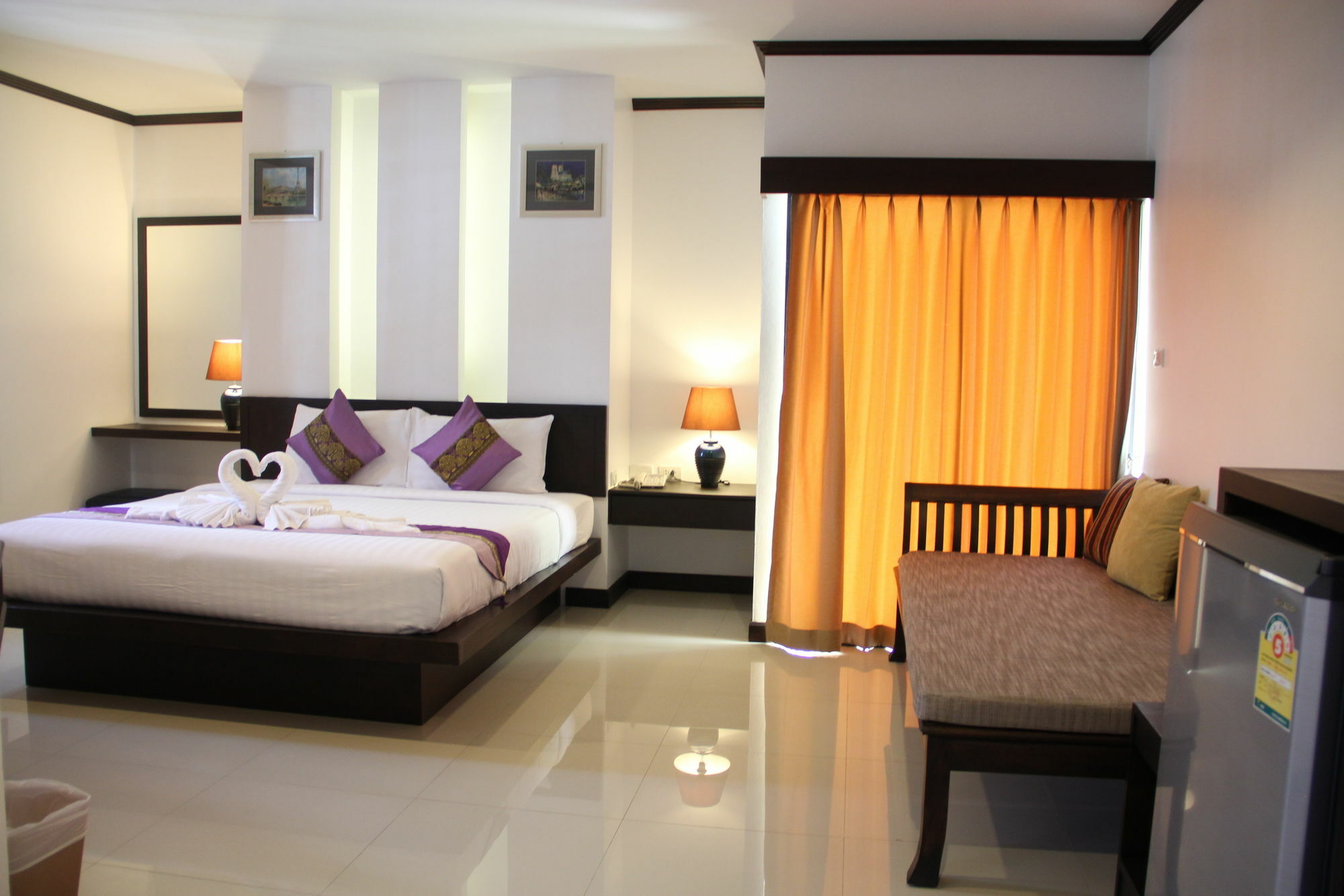 Sri Boutique Hotel Patong Luaran gambar