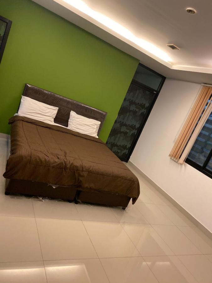 Sri Boutique Hotel Patong Luaran gambar